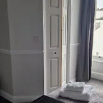 New Hall Bank Casa de hóspedes 4*