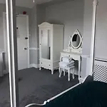 Gæstehus New Hall Bank 4*