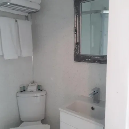 Pensjonat New Hall Bank 4*