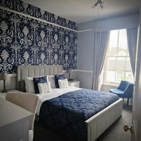 New Hall Bank Affittacamere 4*