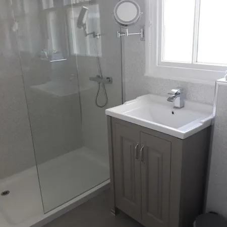 New Hall Bank Guest house 4*