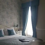 Pensionat New Hall Bank 4*